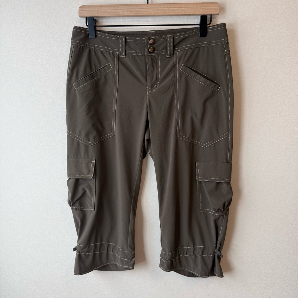 Athleta Crop Pants Size 2 Green 17 Inch Inseam Polyester & Spandex